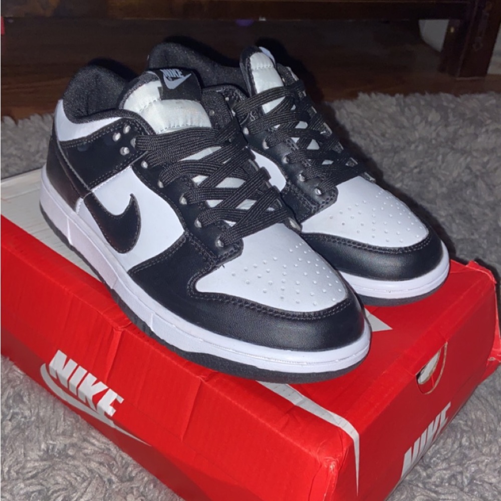 Nike Dunk Low Pandas W6.5